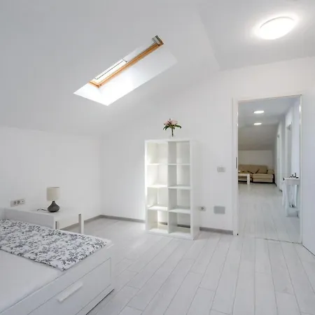 Smart Duplex Apartment Bucharest Exterior photo