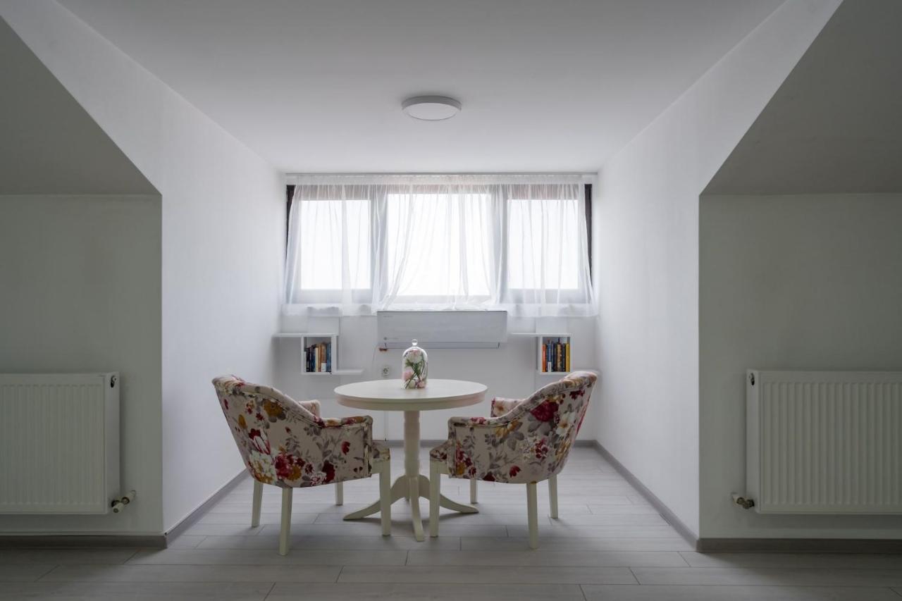 Smart Duplex Apartment *