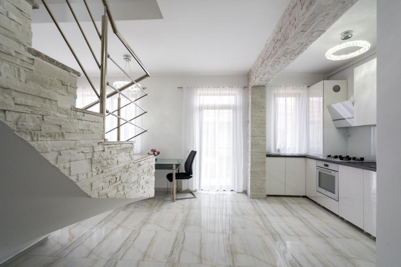 Apartment Smart Duplex Bucharest